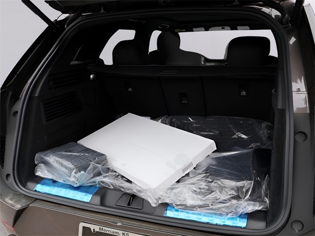 2025 Land Rover Range Rover Sport SE photo 16