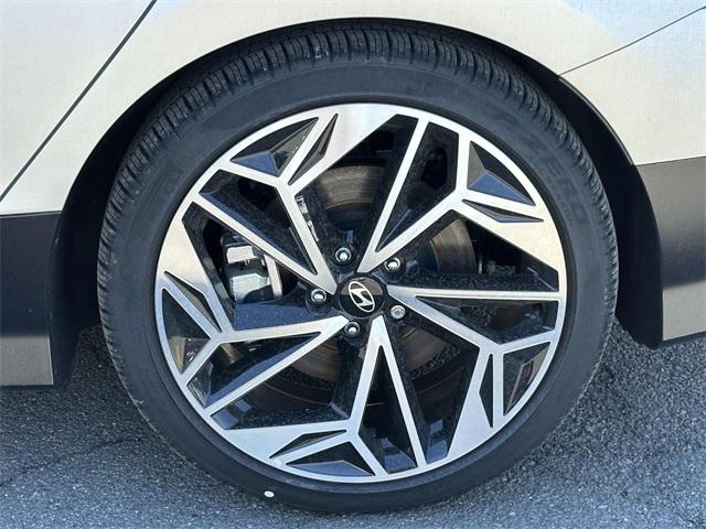 2025 Hyundai Ioniq 6 SEL photo 17