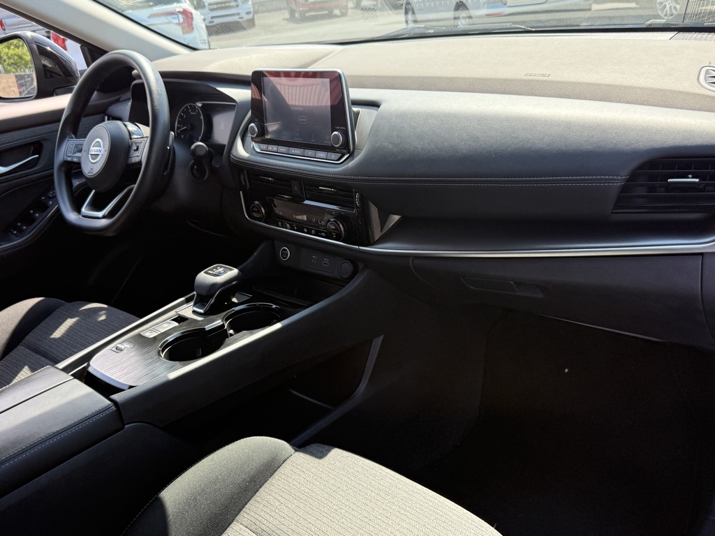 2021 Nissan Rogue SV photo 26