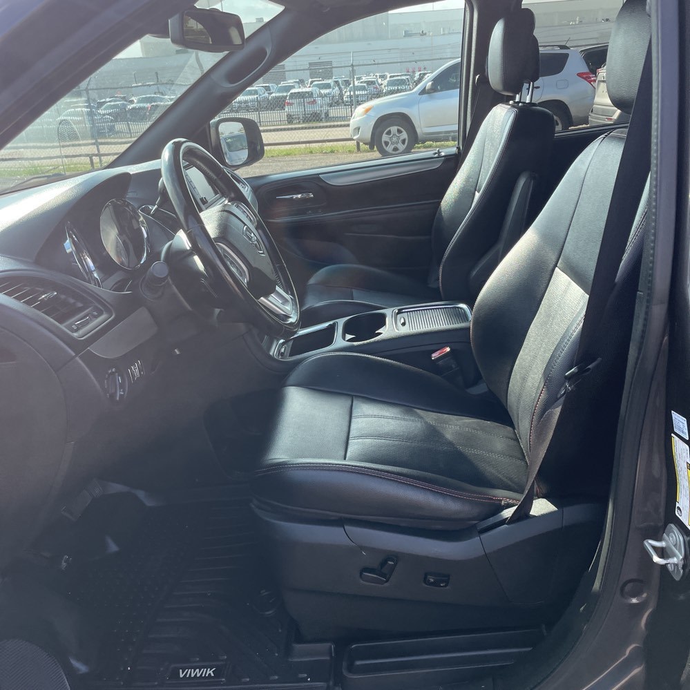 2020 Dodge Grand Caravan GT photo 4