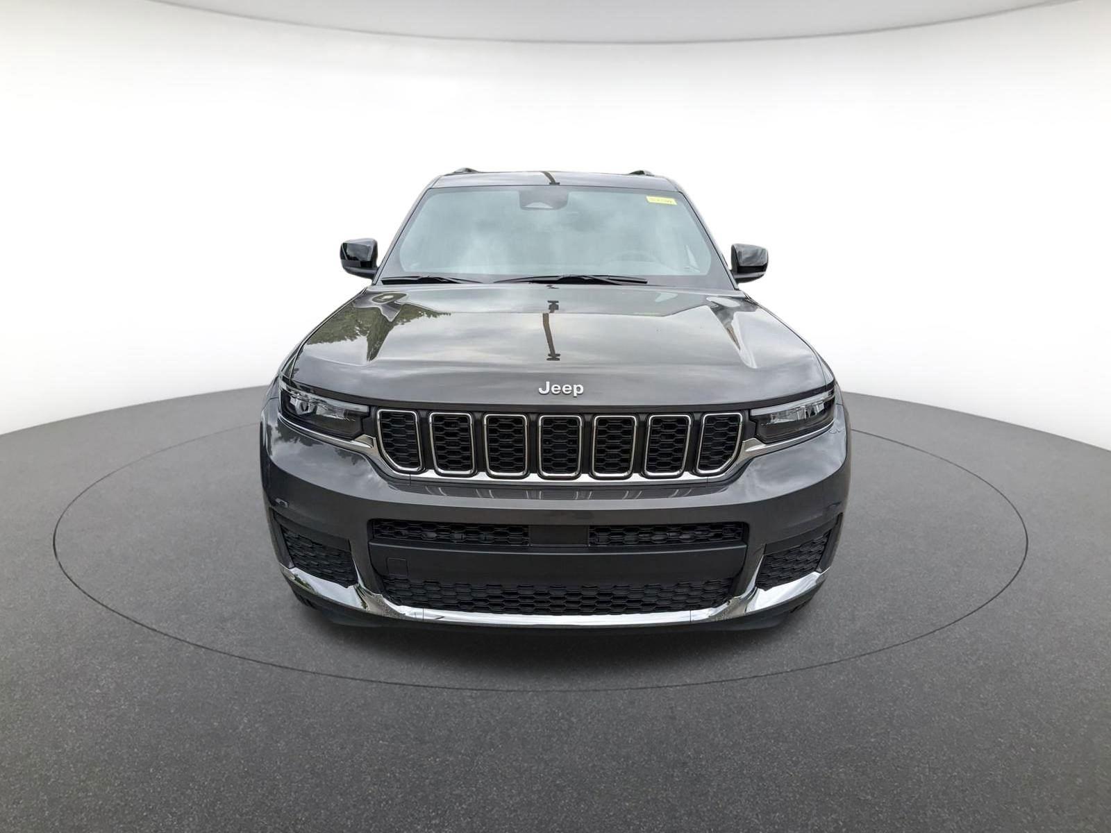 2025 Jeep Grand Cherokee Laredo X photo 8