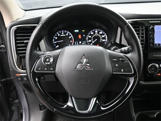 2016 Mitsubishi Outlander SE photo 3