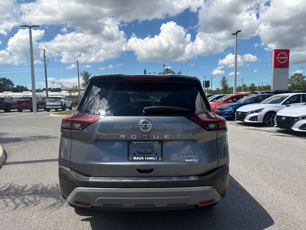 2021 Nissan Rogue SV photo 6
