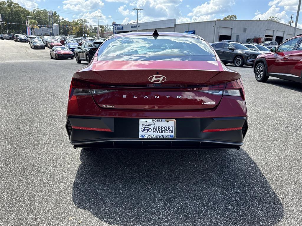 2025 Hyundai Elantra Limited photo 4