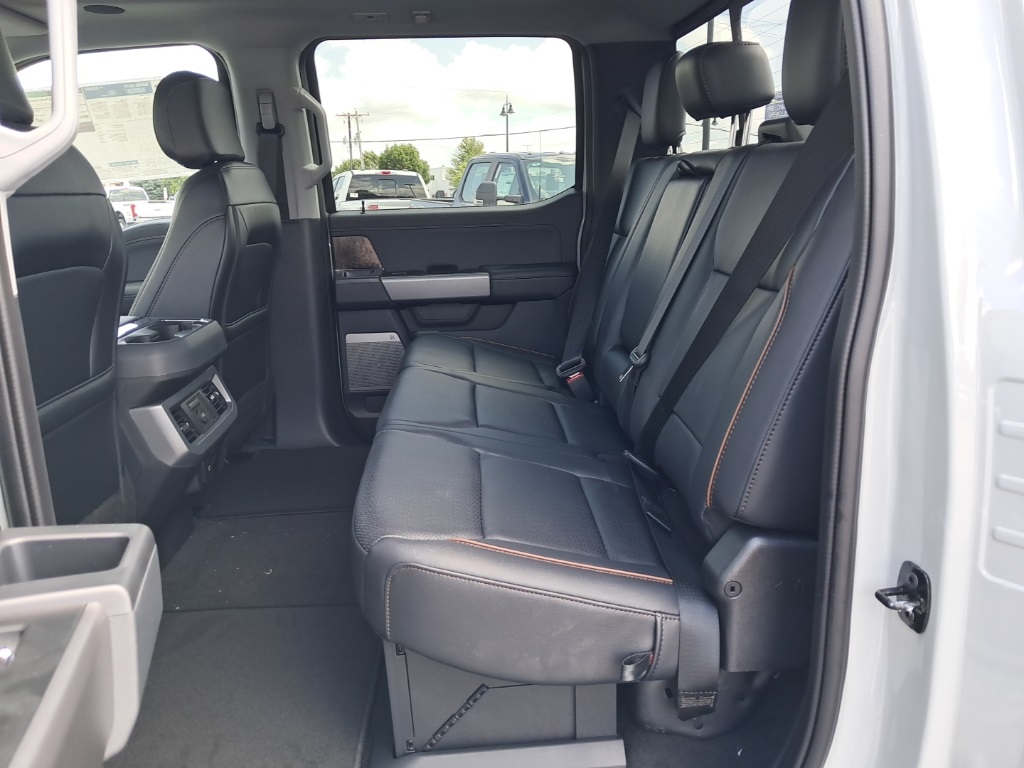 2025 Ford F-250 Lariat photo 8