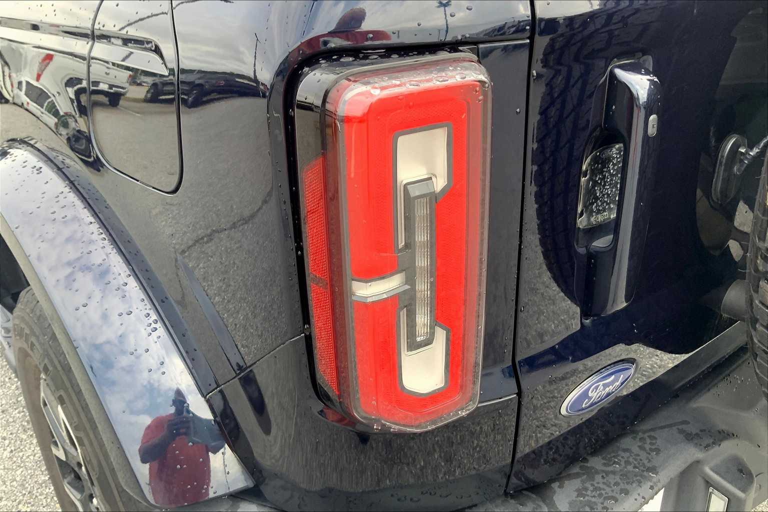 2021 Ford Bronco Outer Banks photo 24