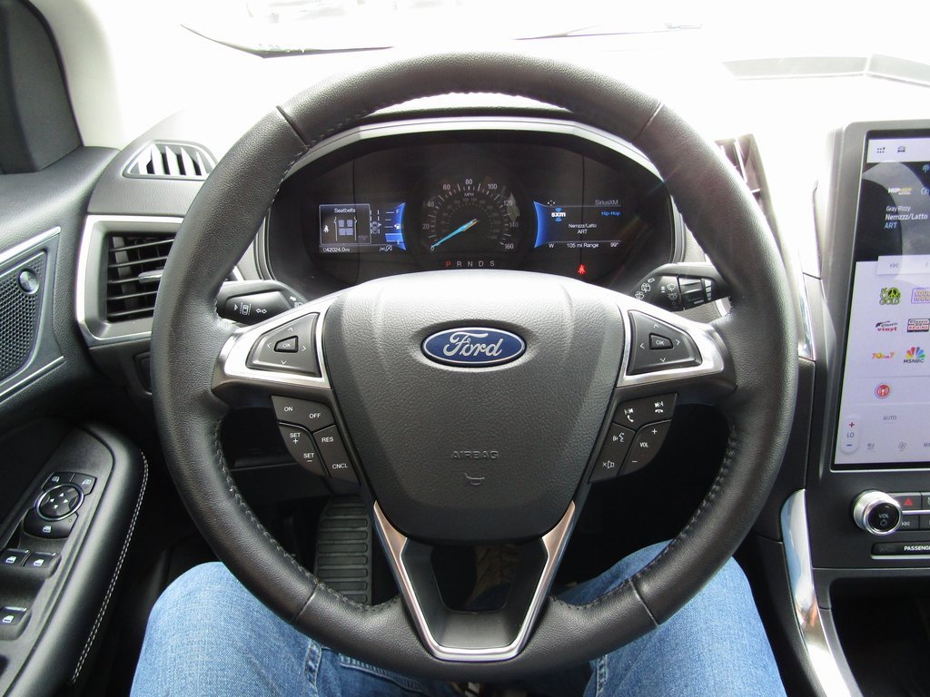 2024 Ford Edge Titanium photo 19