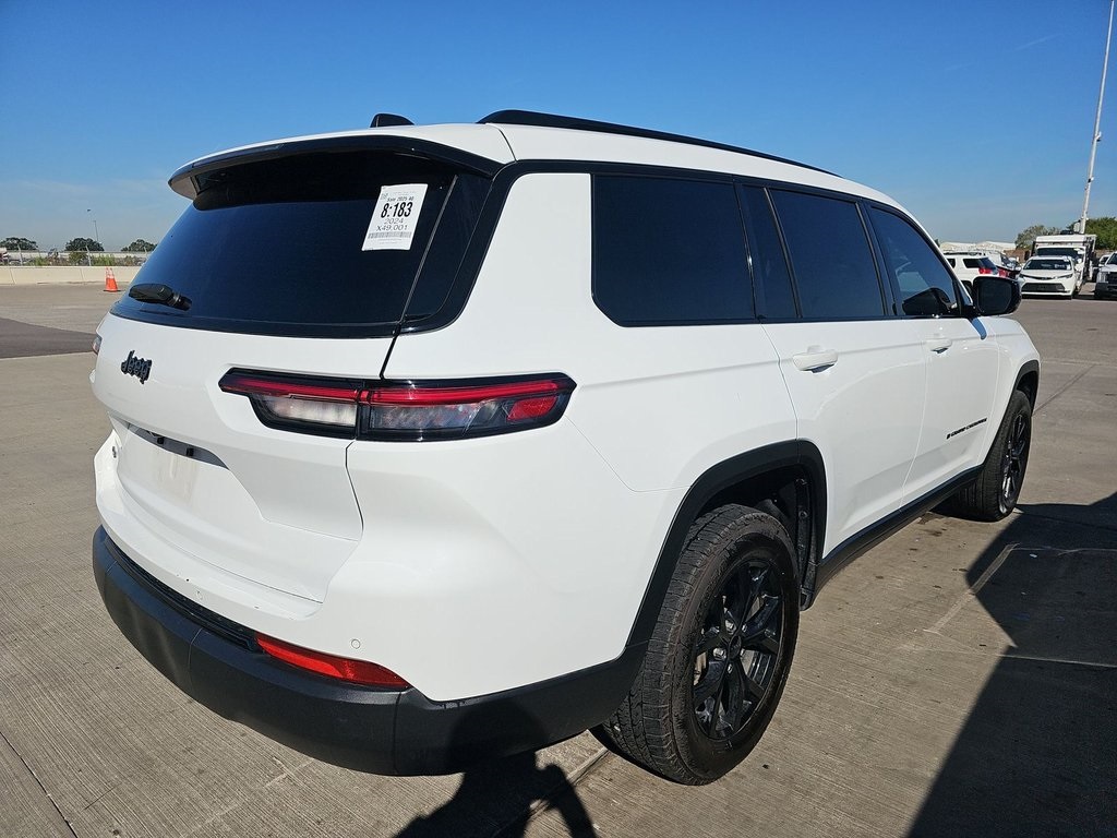 2024 Jeep Grand Cherokee Altitude photo 3