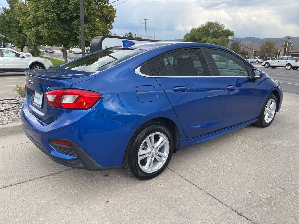 2018 Chevrolet Cruze LT photo 3