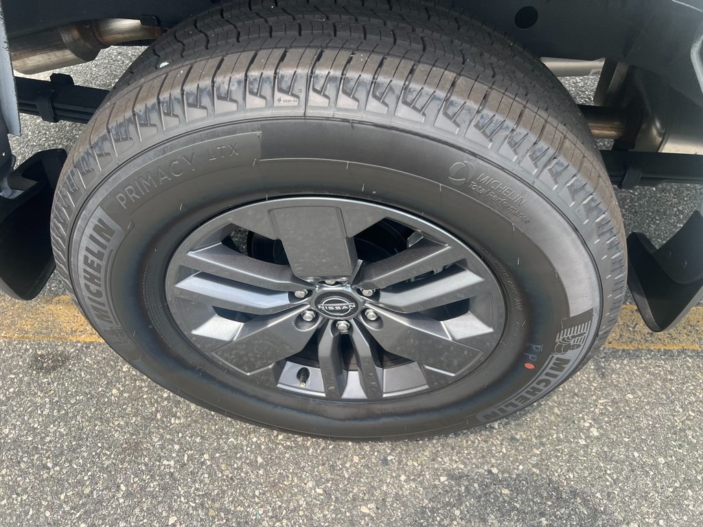 2025 Nissan Frontier SV photo 4