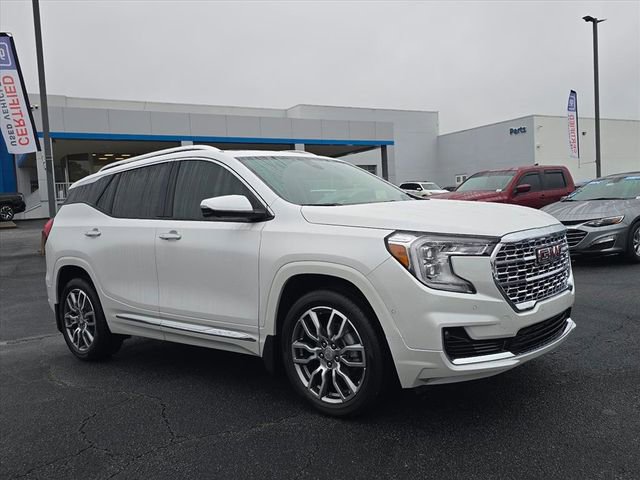 2024 GMC Terrain Denali's photo