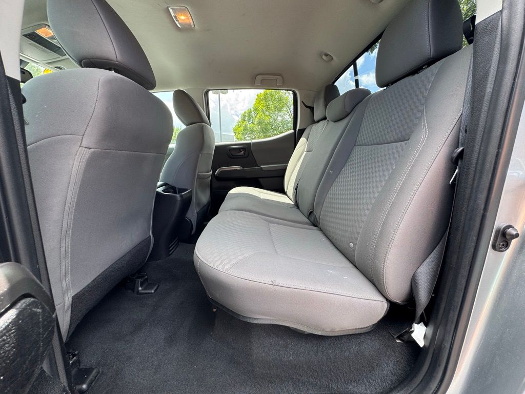 2023 Toyota Tacoma SR5 V6 photo 5