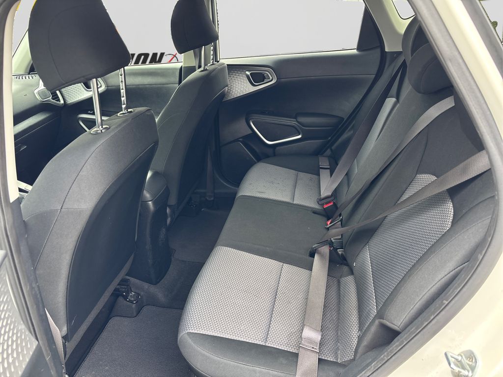 2022 Kia Soul LX photo 7
