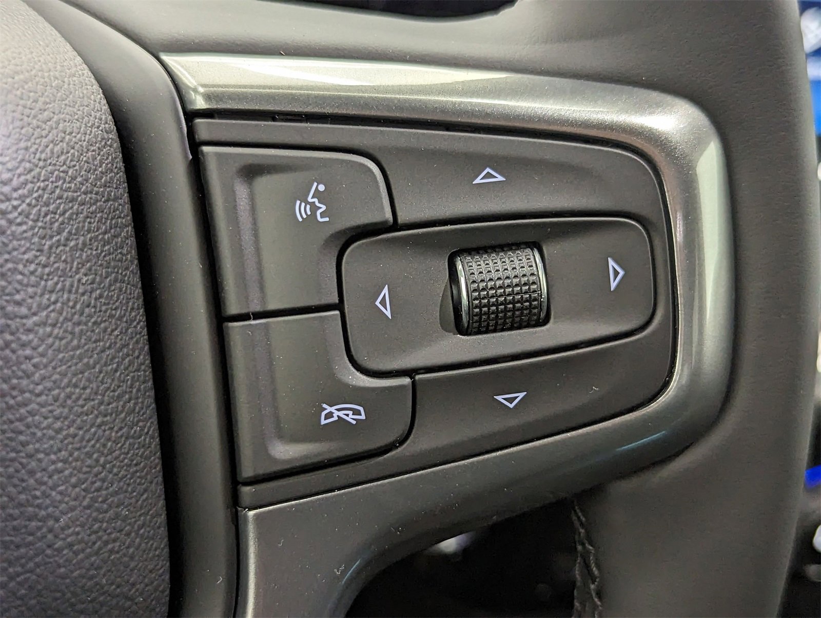 2025 Chevrolet Silverado 1500 LT photo 25