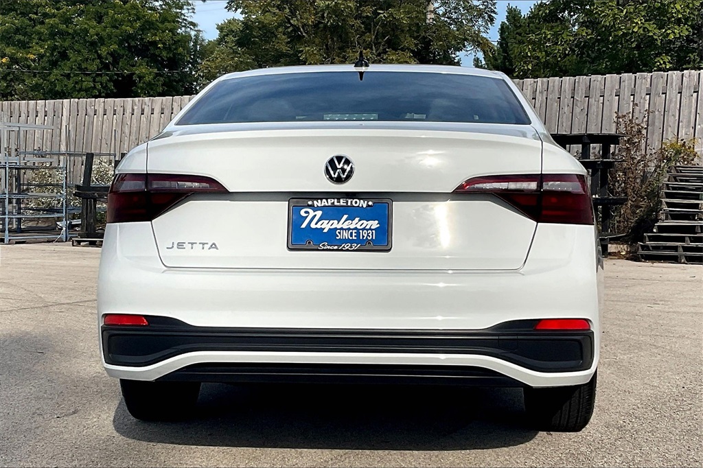 2024 Volkswagen Jetta 1.5T Sport photo 4
