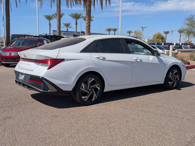 2025 Hyundai Elantra SEL Convenience photo 4