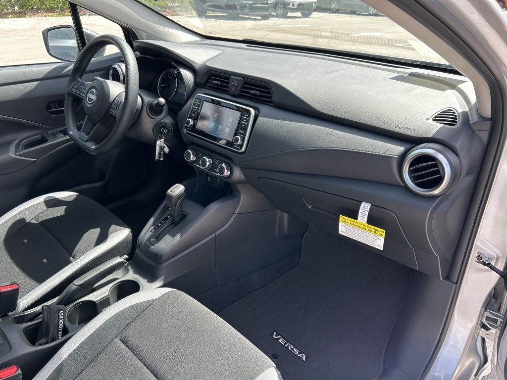 2025 Nissan Versa S photo 31
