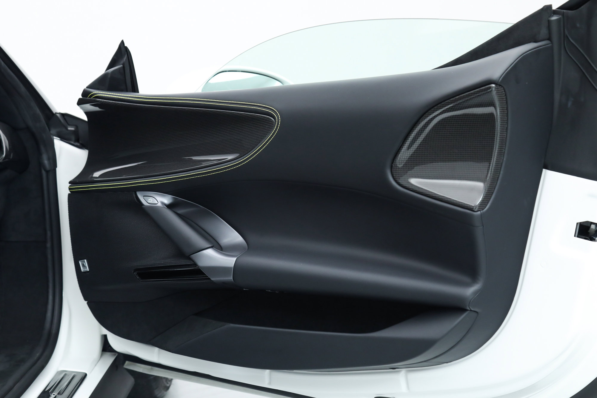 2024 Ferrari SF90 Spider photo 19