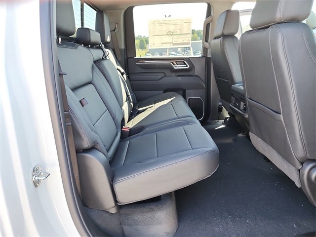 2026 Chevrolet Silverado 3500HD LT photo 9