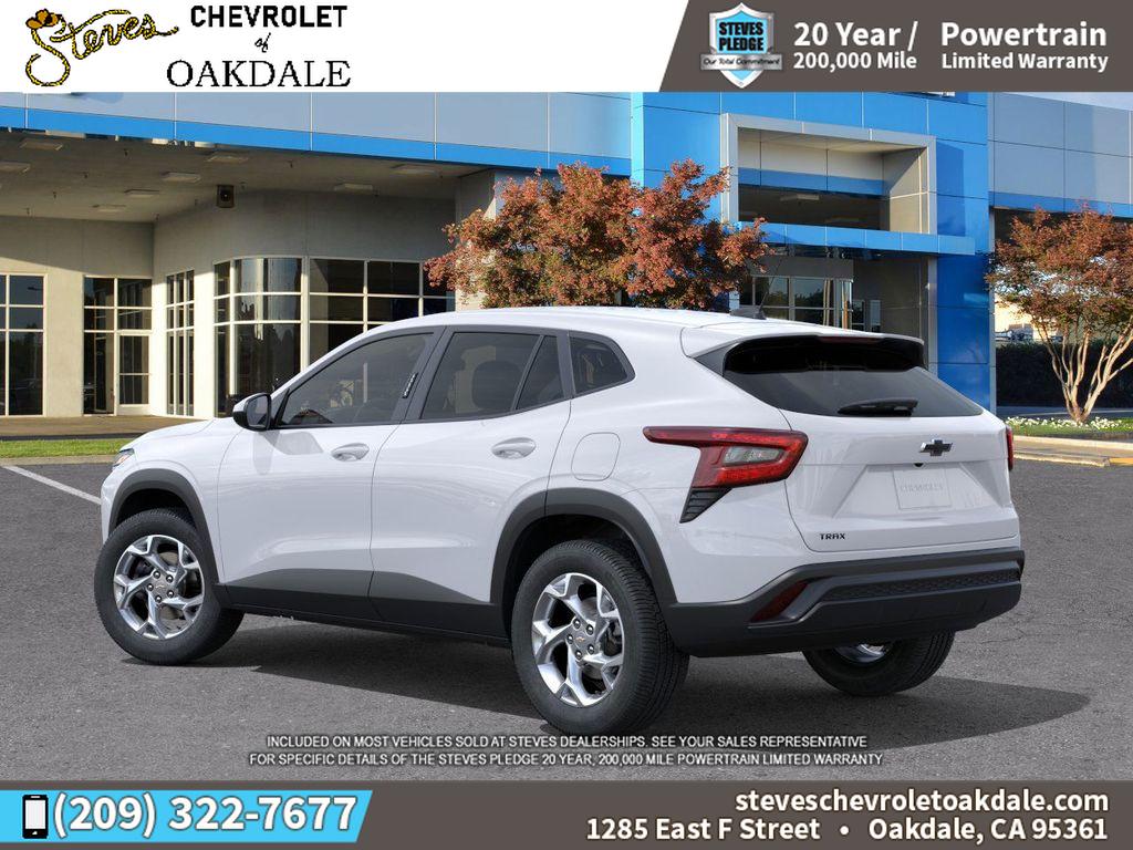 2026 Chevrolet Trax LS photo 2