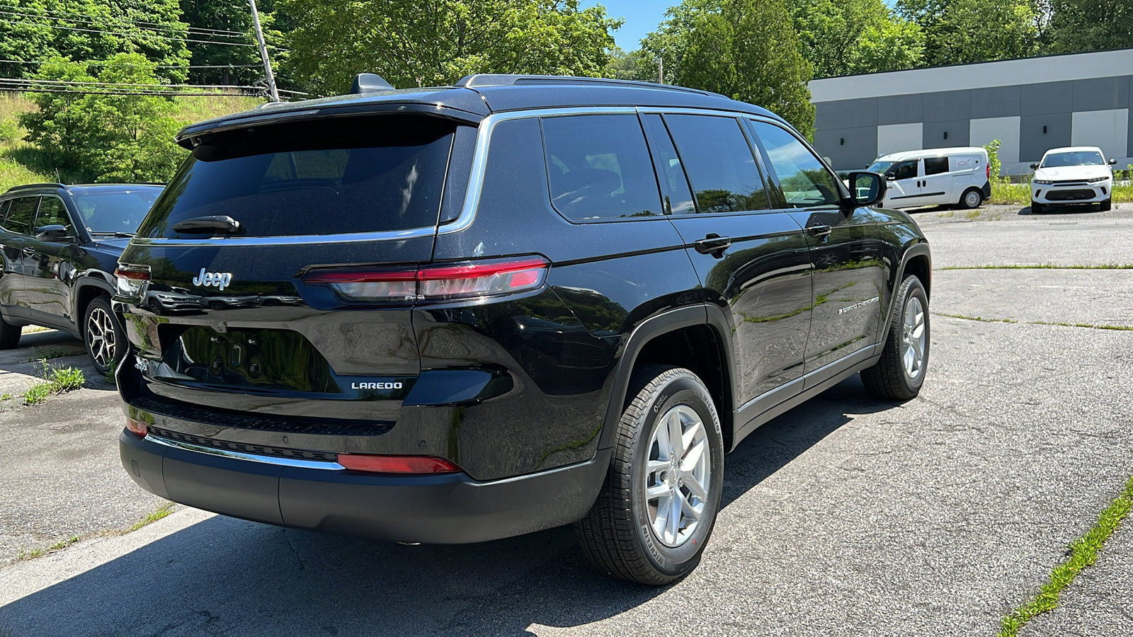 2025 Jeep Grand Cherokee Laredo X photo 4