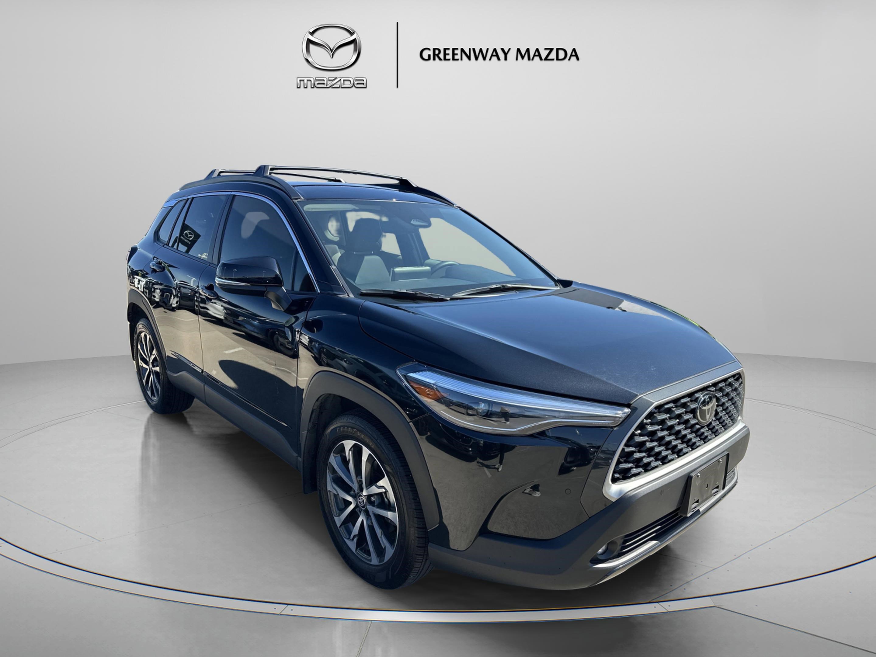 2024 Toyota Corolla Cross XLE's photo