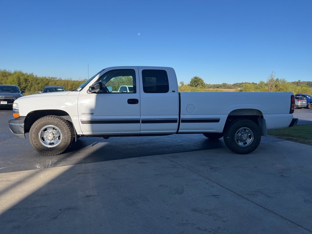 2000 Chevrolet Silverado 2500HD LS photo 4