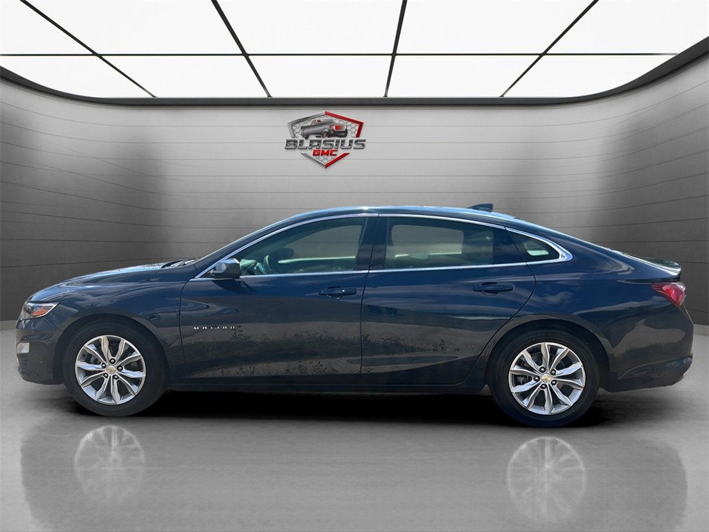 2022 Chevrolet Malibu 1LT photo 2