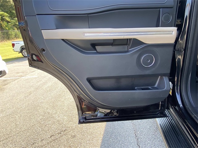 2024 Ford Expedition Limited photo 13