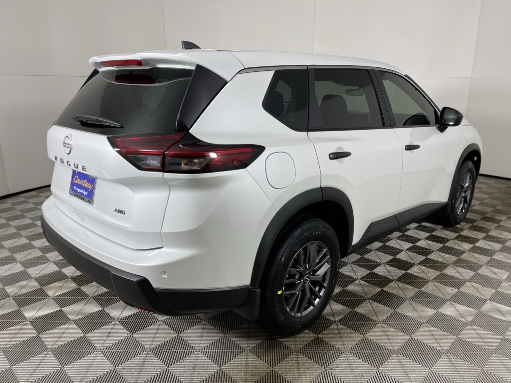 2025 Nissan Rogue S photo 8