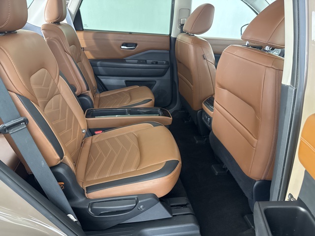 2023 Nissan Pathfinder Platinum photo 24