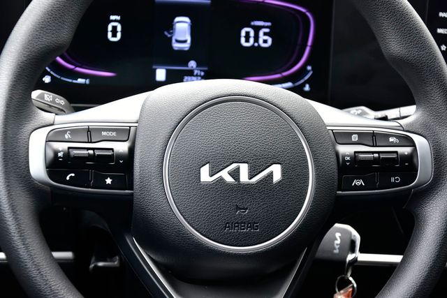 2025 Kia Sportage LX photo 14
