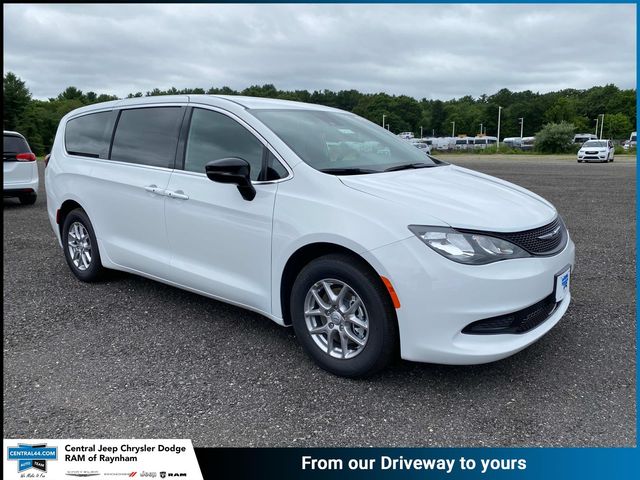 2025 Chrysler Voyager