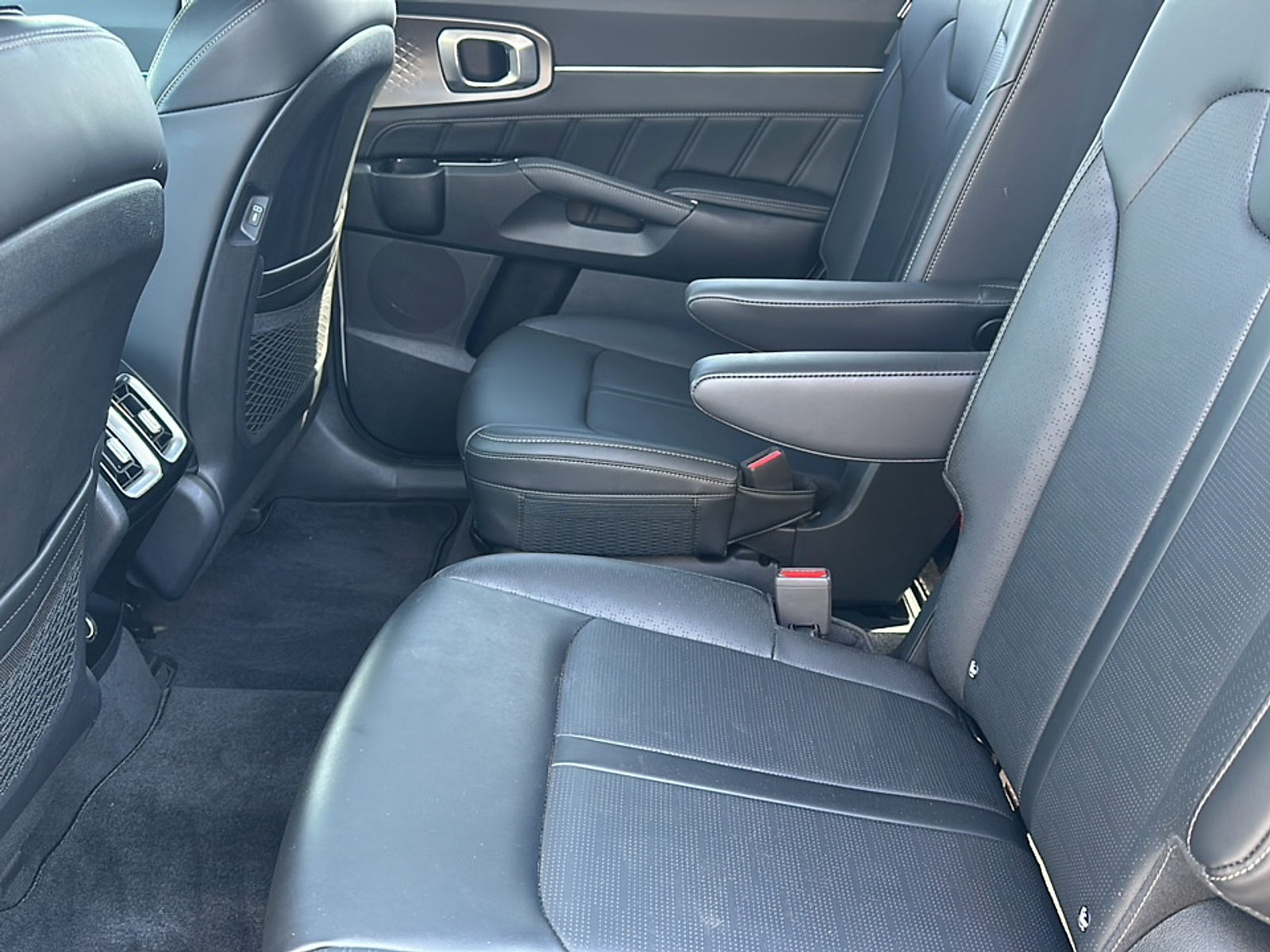 2025 Kia Sorento SX photo 8