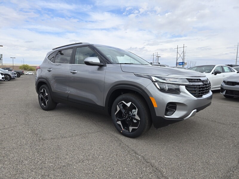 2025 Kia Seltos EX photo 2