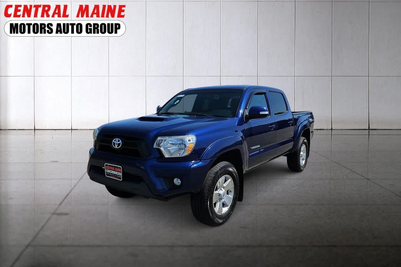 PreOwned 2014 Toyota 4WD Double Cab V6 AT in Waterville 