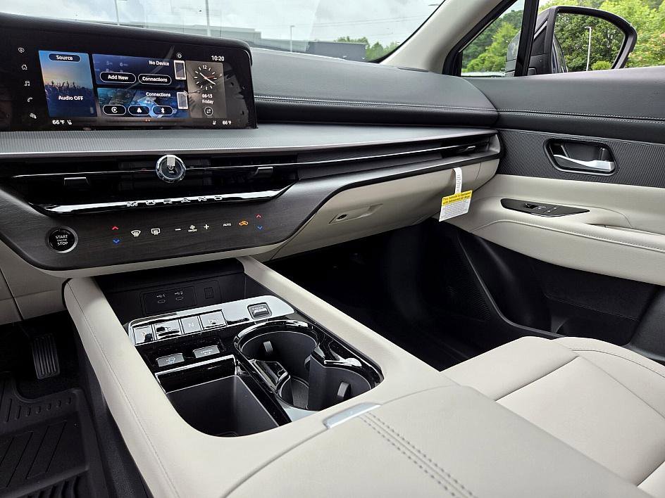 2025 Nissan Murano SV photo 13