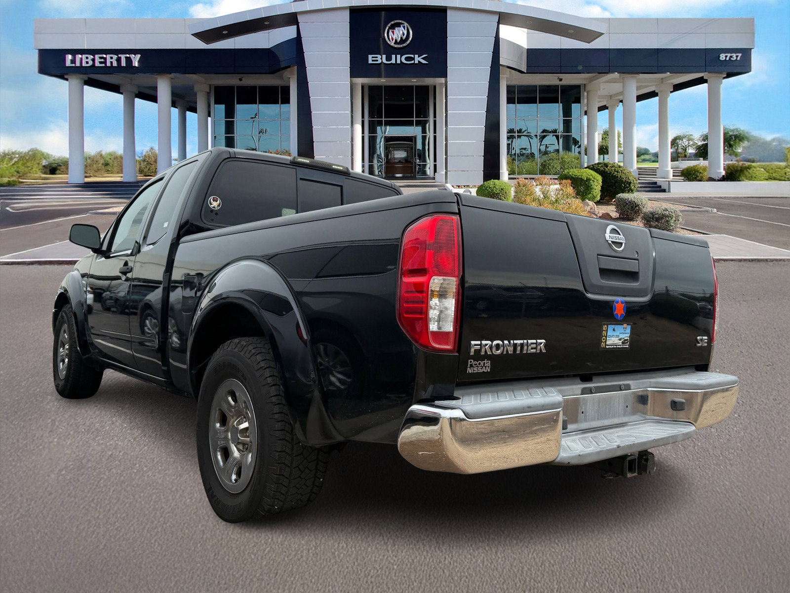 2009 Nissan Frontier SE photo 2