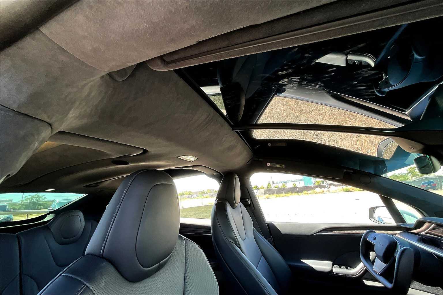2022 Tesla Model X photo 11