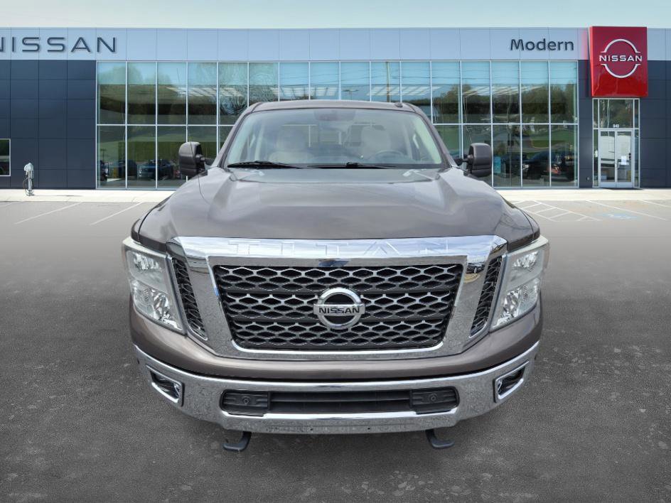 2016 Nissan Titan SV photo 2