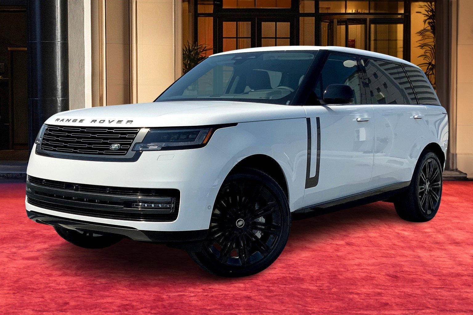2025 Land Rover Range Rover SE's photo