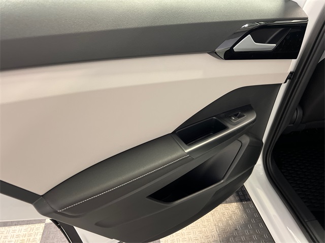 2025 Volkswagen Taos S photo 10
