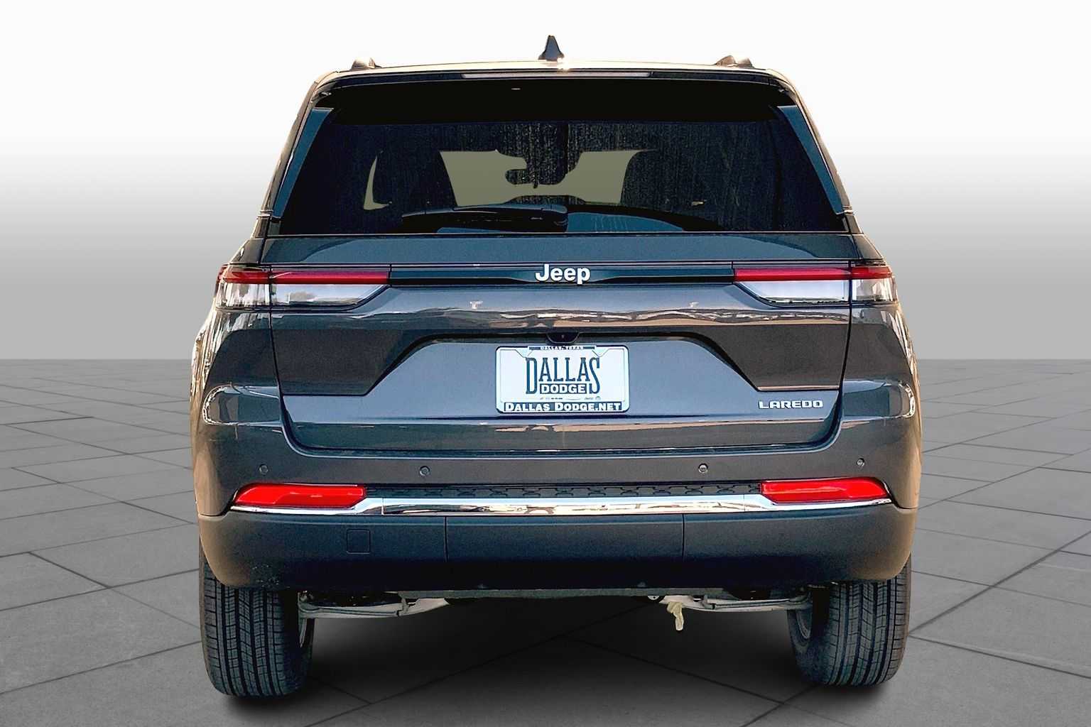 2025 Jeep Grand Cherokee Laredo X photo 4