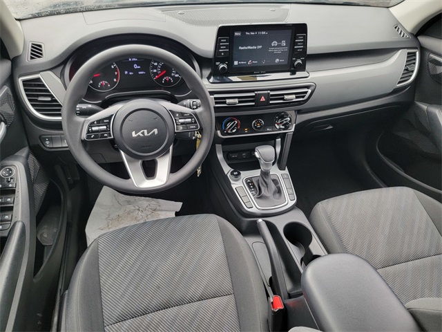 2023 Kia Seltos LX photo 27
