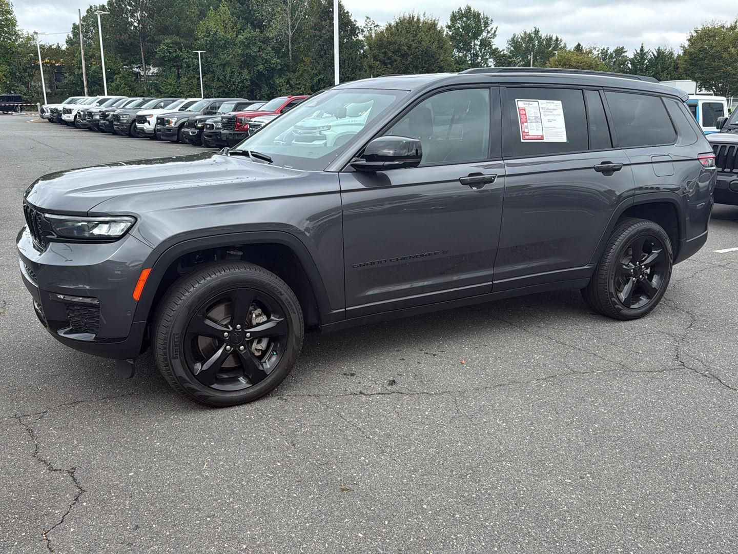 2024 Jeep Grand Cherokee Limited photo 2