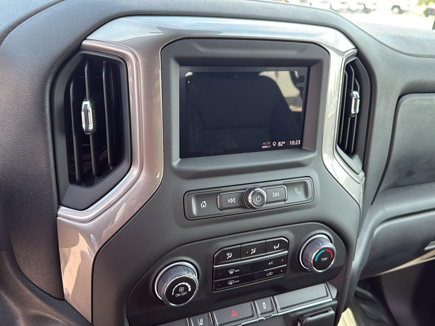 2024 Chevrolet Silverado 2500HD photo 14
