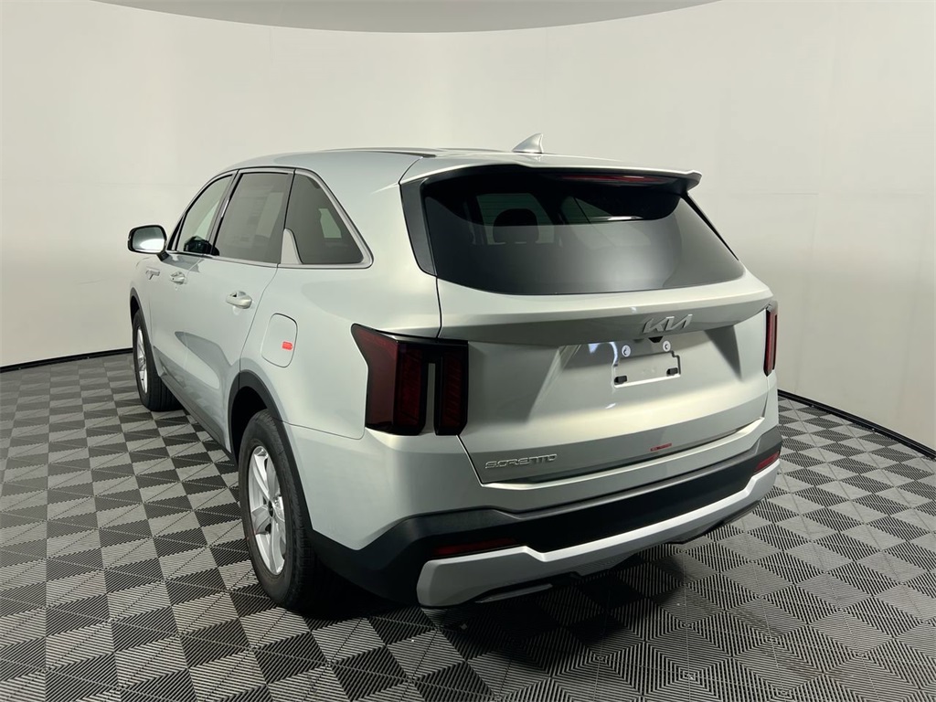 2026 Kia Sorento LX photo 4