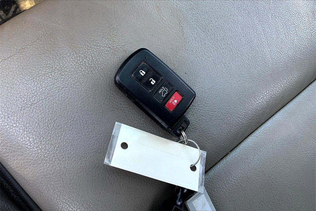 2013 Toyota RAV4 Limited photo 10