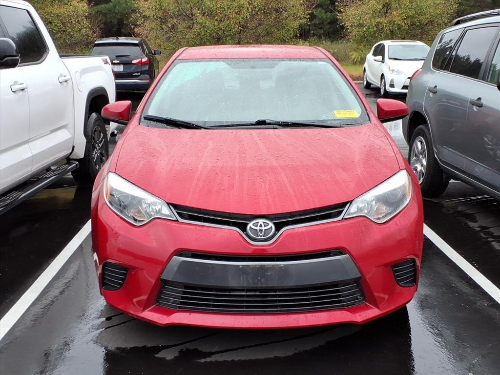 2015 Toyota Corolla LE photo 2