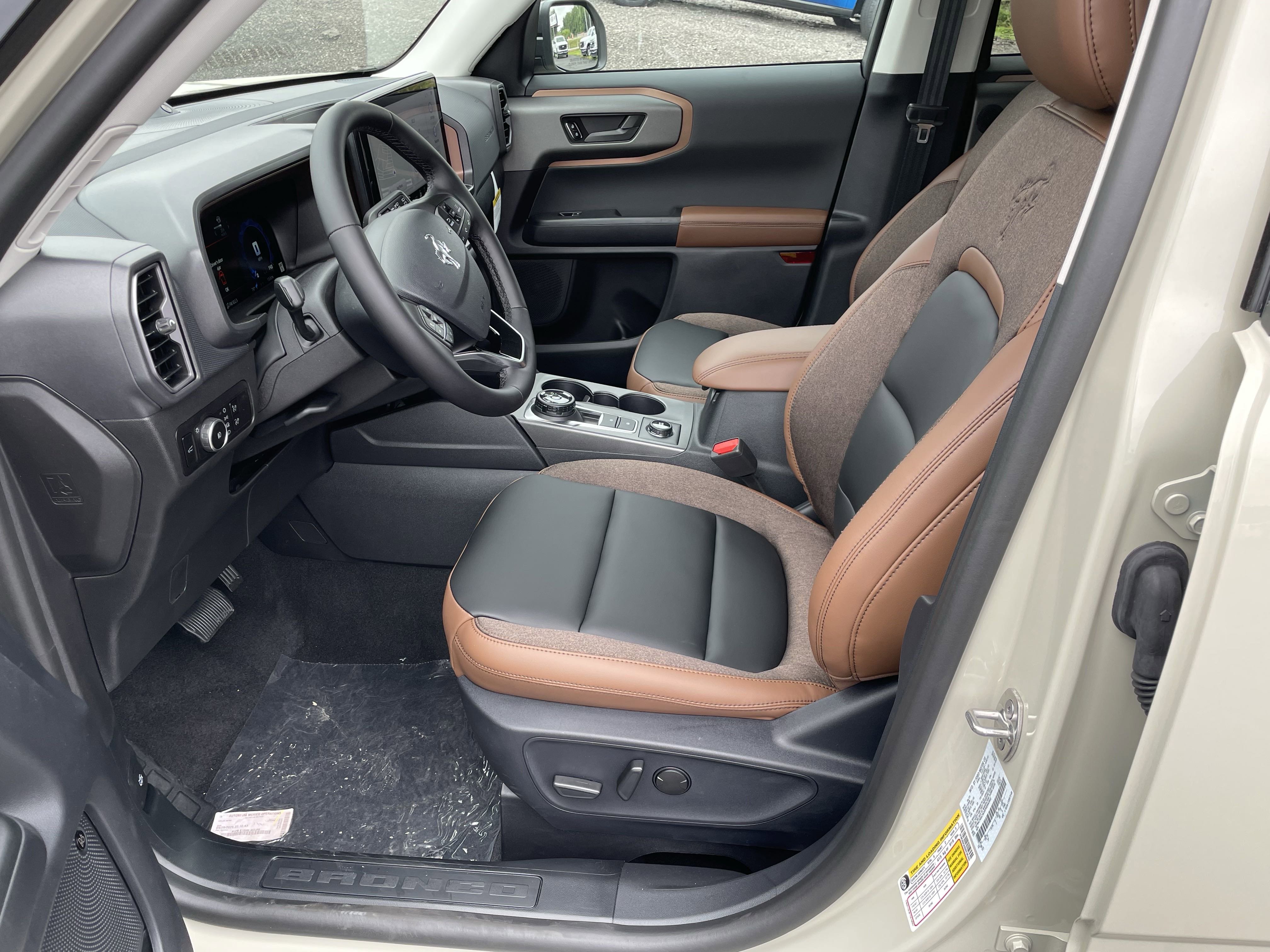 2025 Ford Bronco Sport Outer Banks photo 3